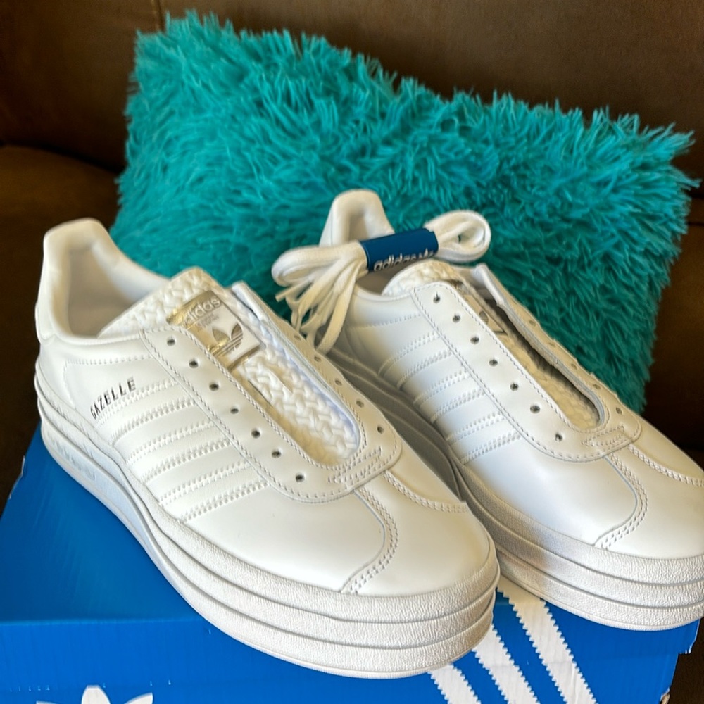 New Adidas Gazelle Bold Women Sz 9, never worn, only tried on.